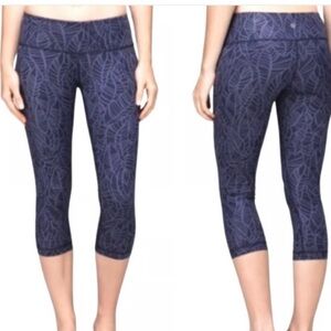Lululemon Wunder Under Banana Leaf Two Toned Blue Cropped Capri Leggings 6